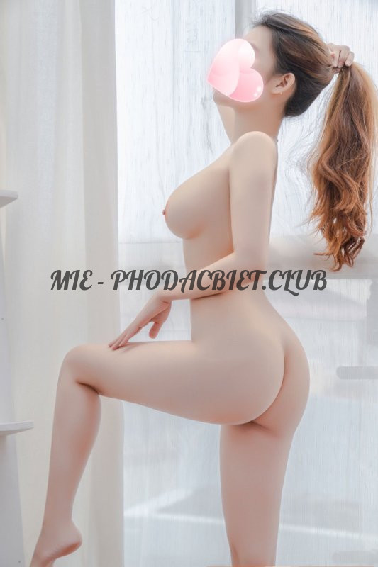 reup-van-nhi-massage-sua-tuoi-ngot-ngao-xinh-dep-2013946-original.jpg